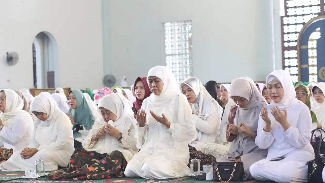 Khofifah Hadiri Haul Akbar Pendiri Muslimat NU Dihadiri Ulama dari Mekkah Dr. Syekh Muhammad Ismail
