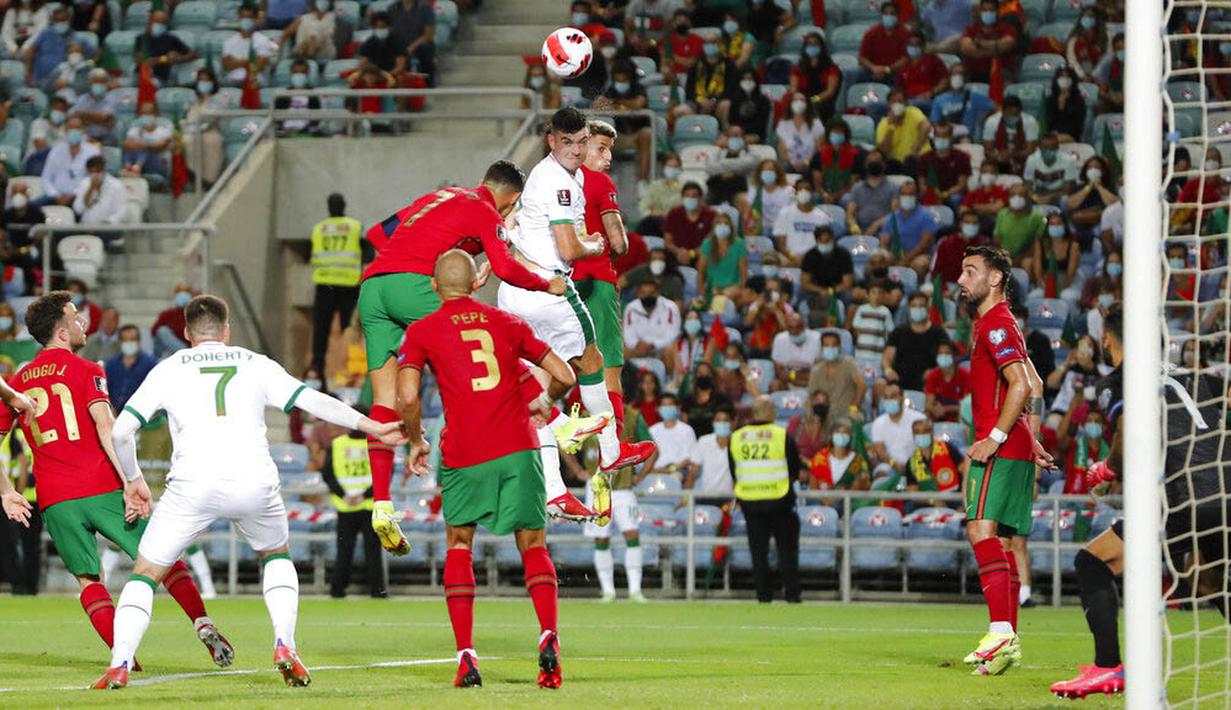 Portugal harus bersusah payah untuk meraih kemenangan dramatis atas Republik Irlandia dengan skor 2-1. (Foto: AP/Armando Franca)
