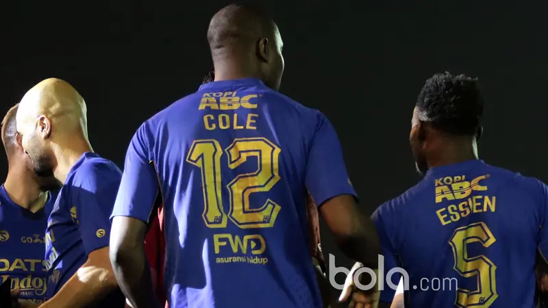 Carlton Cole dan Michael Essien