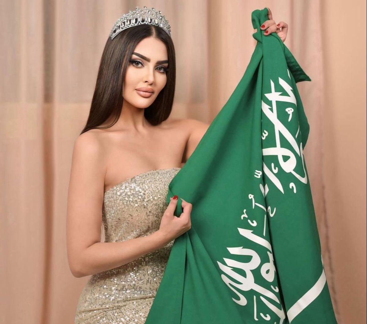 Sosok Rumy Alqahtani, model cantik dan seksi Arab Saudi, menjadi perbincangan hangat di dunia maya. Pasalnya, Rumy menjadi perempuan Arab Saudi pertama dalam sejarah yang akan mengikuti kontes kecantikan Miss Universe 2024 yang diselenggarakan di Meksiko 