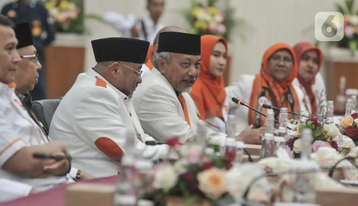 Sekjen PKS Aboe Bakar Alhabsyi juga Aboe juga mengatakan terdapat 25 DPW PKS di berbagai daerah yang mendaftarkan caleg tingkat DPRD Provinsi ke KPU Provinsi pada hari ini. Sementara sisanya akan bertahap sampai tanggal 14 Mei. (merdeka.com/Iqbal S. Nugroho)