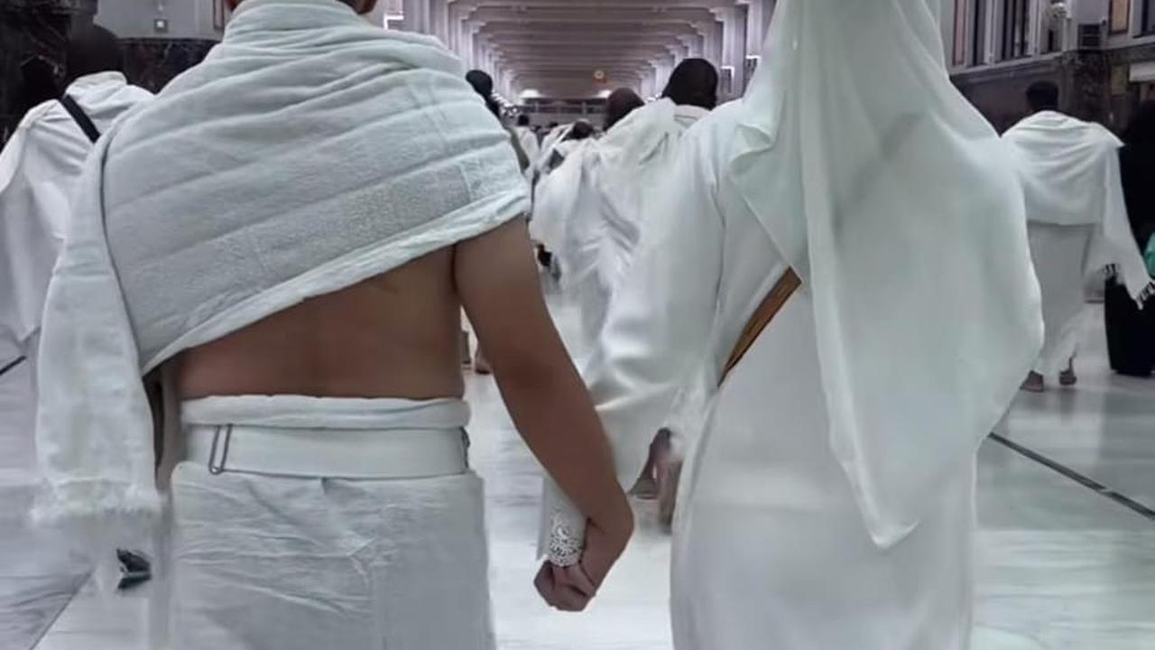 Potret Jennifer Dunn dan Suami Jalani Ibadah Umroh Tampak Romantis yang Jadi Sorotan Netizen