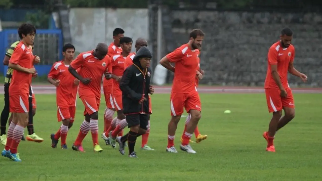 Skuat Persija Jakarta jalani latihan di Stadion Sriwedari, Solo 
