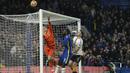 Hingga menit ke-36, tercatat Jordan Pickford masih mampu menggagalkan dua peluang lagi yang dimiliki Chelsea untuk tetap menjaga gawangnya steril dari kemasukan. (AP/Alastair Grant)