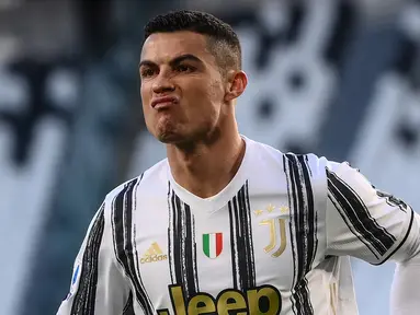 Kembalinya Cristiano Ronaldo ke Manchester United musim ini setelah sempat berkiprah selama 3 musim di Liga Italia bersama Juventus, menambah daftar rekrutan Setan Merah yang berasal dari alumnus Liga Italia. Tercatat ada 7 pemain sebelum CR7. Siapa sajakah? (Foto: AFP/Marco Bertorello)