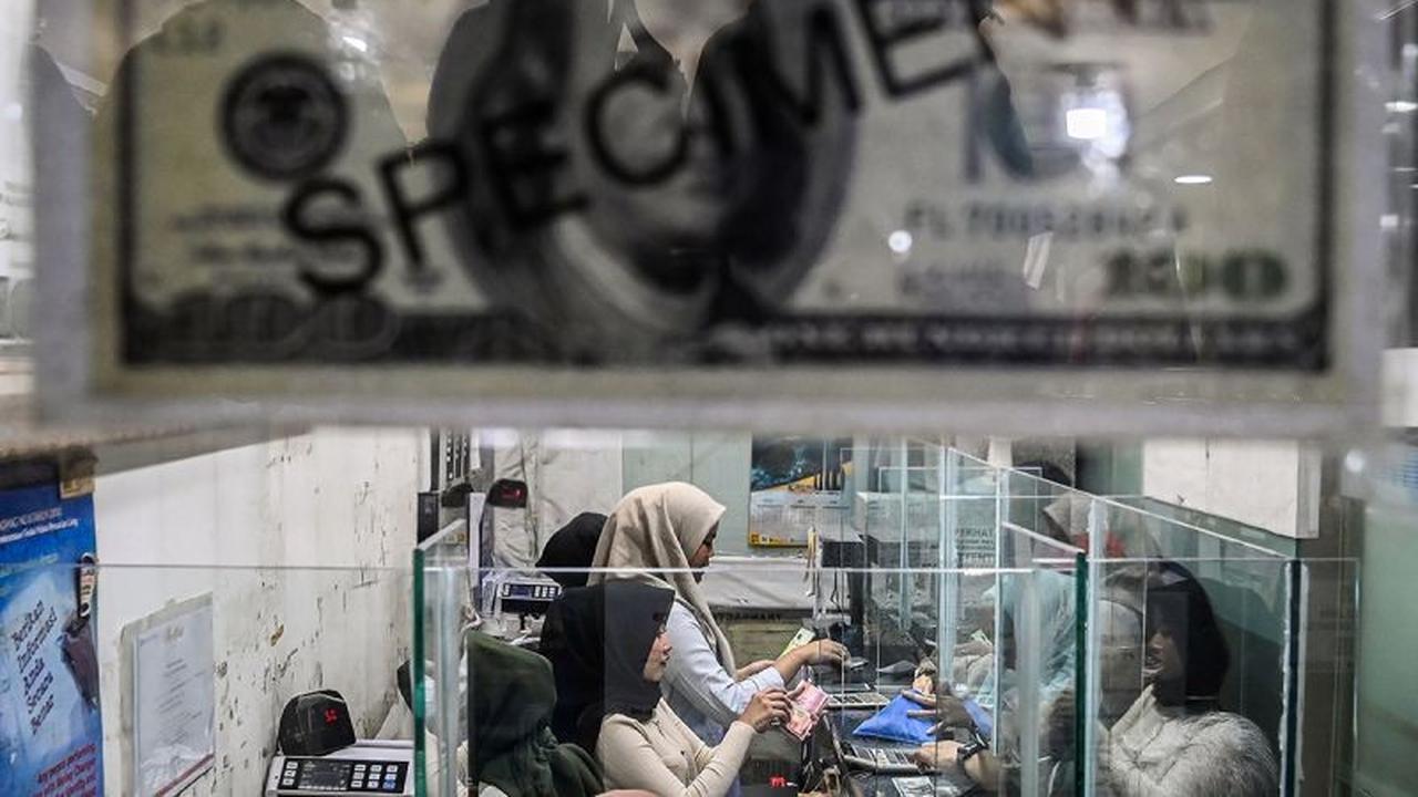 Rupiah Sentuh Rp17.500: Pemerintah dan BI Perkuat Stabilitas Pasar Rupiah dengan Langkah Agresif