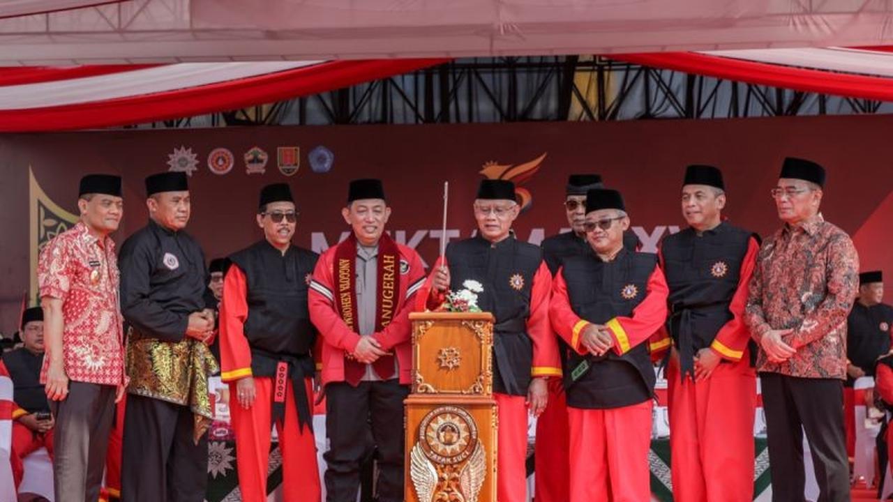 Gubernur Jateng: Pencak Silat Perkuat Persatuan Bangsa, Kapolri Dianugerahi Anggota Kehormatan Tapak Suci