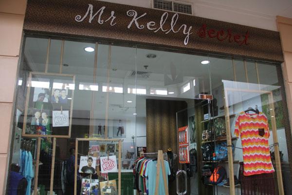 Distro Mr. kelly Secret/ Copyright by Vemale.com