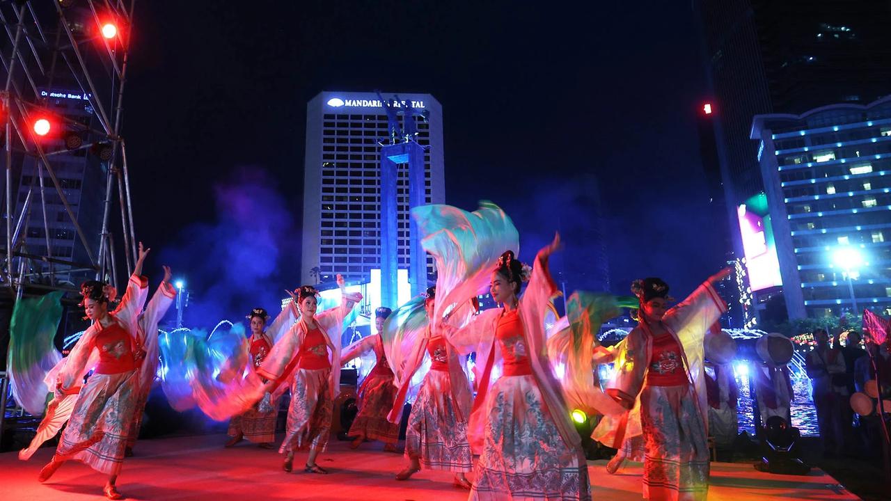 FOTO: Harmoni Imlek dan Ramadhan di Bundaran HI