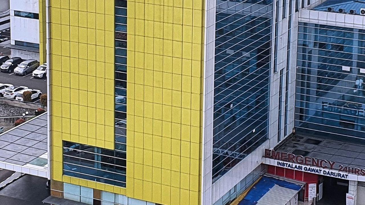 Dengan fokus pada keselamatan dan kualitas pelayanan, RS Grha Kedoya terus menjadi pilihan utama bagi masyarakat Jakarta dan sekitarnya dalam menghadapi masalah kesehatan yang kompleks.