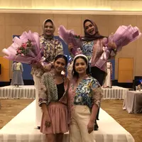 Lihat gaya kakak-adik Nagita Slavina-Caca Tengker saat menghadiri mini fashion show koleksi sang mama La Sabell&eacute; x Mama Rieta (Foto: Fimela.com/Novi Nadya)