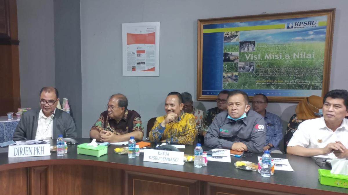 Pastikan Sesuai Aturan, Komisi IV DPR dan Kementan Pantau Penggantian Ternak Akibat PMK di Jabar