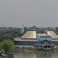 Suasana dunia air tawar yang sepi dari kunjungan wisatawan di Taman Mini Indonesia Indah (TMII), Jakarta, Rabu (14/10/2020). TMII membuka kembali tempat wisatanya saat Pemerintah Provinsi DKI sudah memberlakukan pembatasan sosial berskala besar (PSBB) transisi. (Liputan6.com/Herman Zakharia)