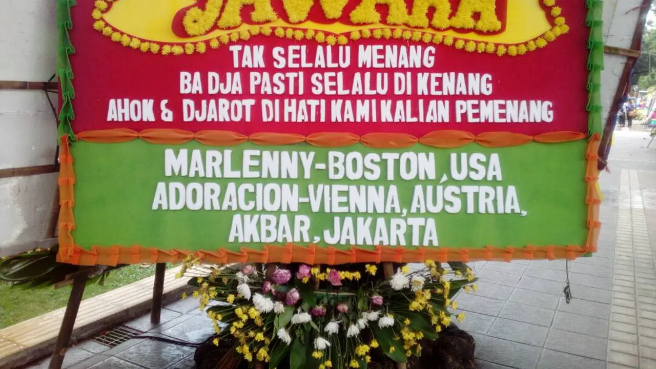 [Bintang] Rangkaian Bunga untuk Ahok