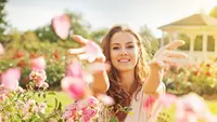 Ilustrasi kepribadian perempuan penyuka bunga mawar/copyright shutterstock.com/Mila Supinskaya Glashchenko