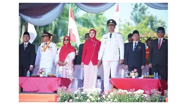 7 Potret Margin Wieheerm di HUT RI ke-80, Perdana Dampingi Ali Syakieb sebagai Wabup