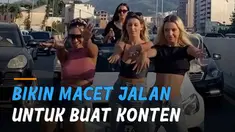 Keempat perempuan tersebut akhirnya diamankan polisi setempat beserta mobil sebagai barang bukti.