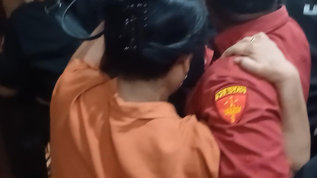 Teka Teki Sosok Wanita Ikut Dibawa Saat OTT Tiga Hakim PN Surabaya