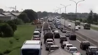 Kemacetan di Tol Jakarta-Cikampek hingga PSM Makassar Vs Persija