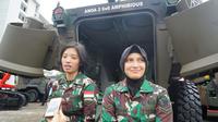 Ini dia, Serda Melysa dan Serda Lutfiah, Sopir Panser Anoa Jokowi (Liputan6.com/Muhammad Radityo Priyasmoro)