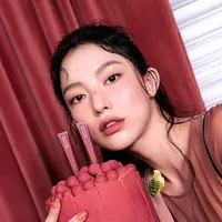 Intip lip velvet terbaru dari 3CE yang bikin tampilan bibir terlihat smooth sepanjang hari (3CE)