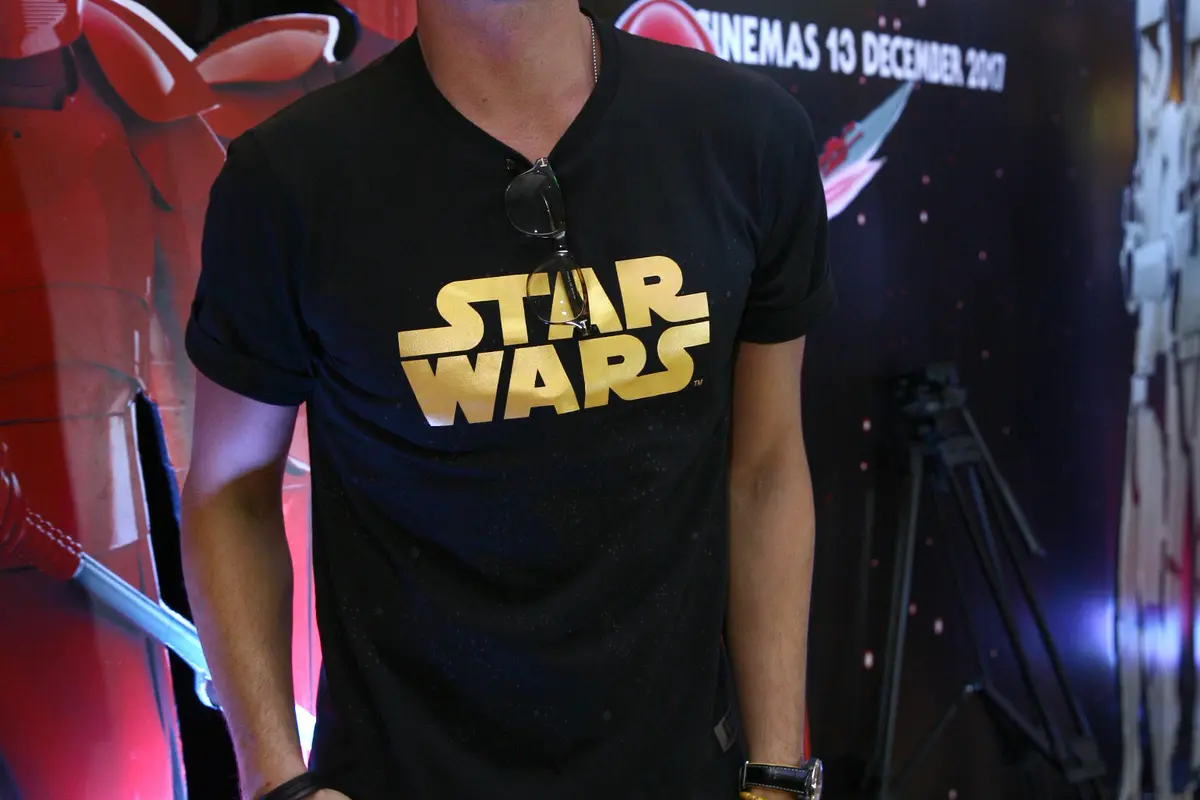 [Bintang] Mike Lewis