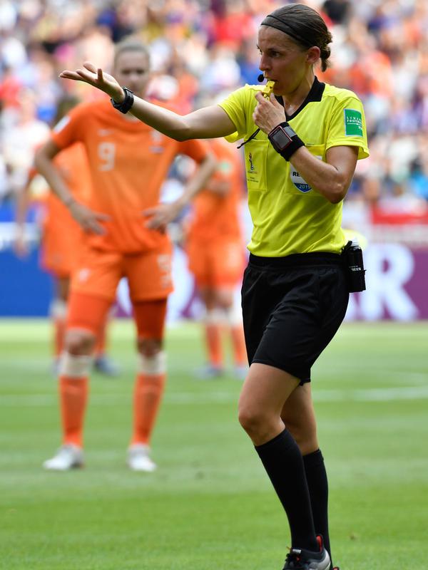 Stephanie Frappart. (Philippe DESMAZES / AFP)