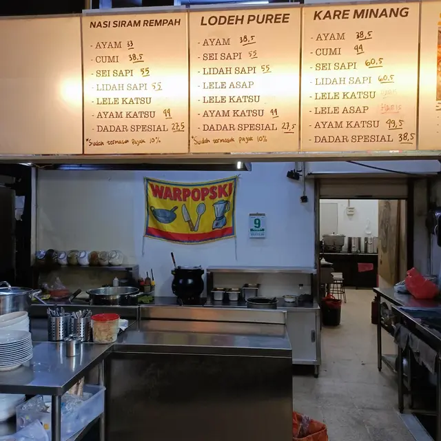 Rekomendasi Tempat Makan Siang Prasmanan di Tebet