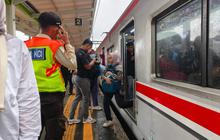 Tragedi Mahasiswa Tertabrak KRL Demi Tugas Kuliah