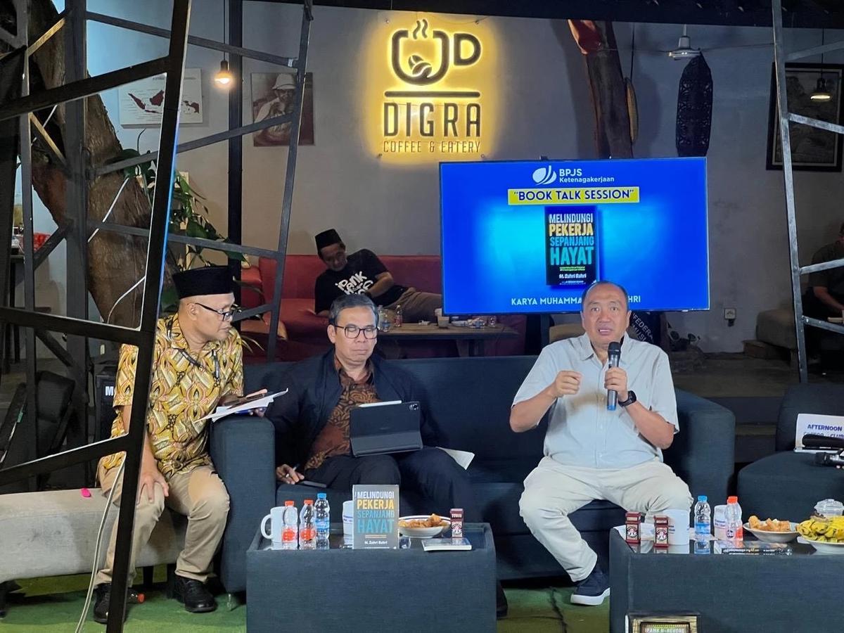Bedah Buku 'Melindungi Pekerja Sepanjang Hayat'