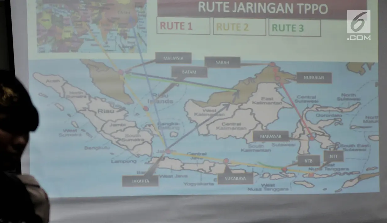 Gambar menunjukkan rute jaringan sindikat tindak pidana perdagangan orang (TPPO) saat rilis di Gedung Bareskrim Polri, Jakarta, Selasa (9/4). Polisi menangkap delapan tersangka dalam kasus ini. (merdeka.com/Iqbal Nugroho)