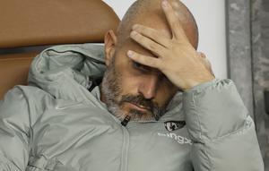 Reaksi pelatih Chelsea saat melawan Qarabag di Liga Champions, Kamis 6 November 2025. (AP Photo)