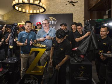 Suasana kemeriahan saat peluncuran sepatu Specs Illuzion di Restoran Terrace, Jakarta, Senin (4/6/2018). Sejumlah bintang Liga 1 Indonesia menghadiri peluncuran sepatu terbaru dari Specs. (Bola.com/Vitalis Yogi Trisna)