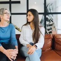 Ilustrasi ibu mertua dan menantu. (Image by teksomolika on Freepik)