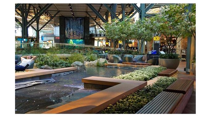 Bandara Internasional Vancouver (sumber: time)