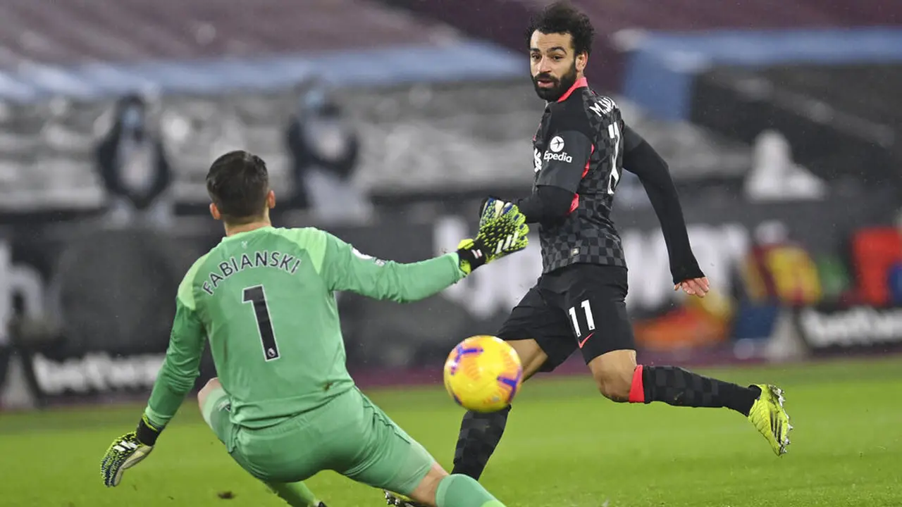 Foto Liga Inggris: Mohamed Salah Borong Dua Gol, Liverpool Bungkam West Ham United