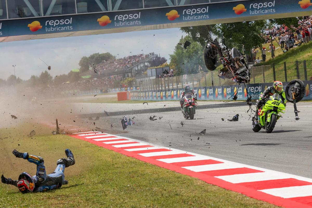 FOTO: Detik Detik Alex Marquez Terlempar dalam Kecelakaan Horor MotoGP Catalunya 2026