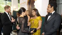 Pangeran Harry-Meghan Markle bertemu pasangan Beyonce dan Jay-Z saat hadiri premier film The Lion King di London, Inggris, 14 Juli 2019. ( Niklas HALLE'N / POOL / AFP)