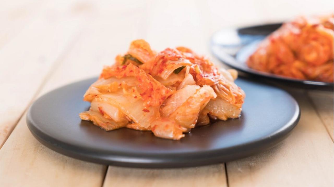 Berapa Kalori dan Nutrisi dari Seporsi Kimchi? Kalori yang Perlu Diwaspadai dalam Setiap Suapan