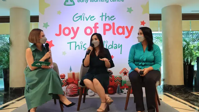 Bangun Simpati dan Empati pada Anak dengan Budaya Memberikan Hadiah di Akhir Tahun