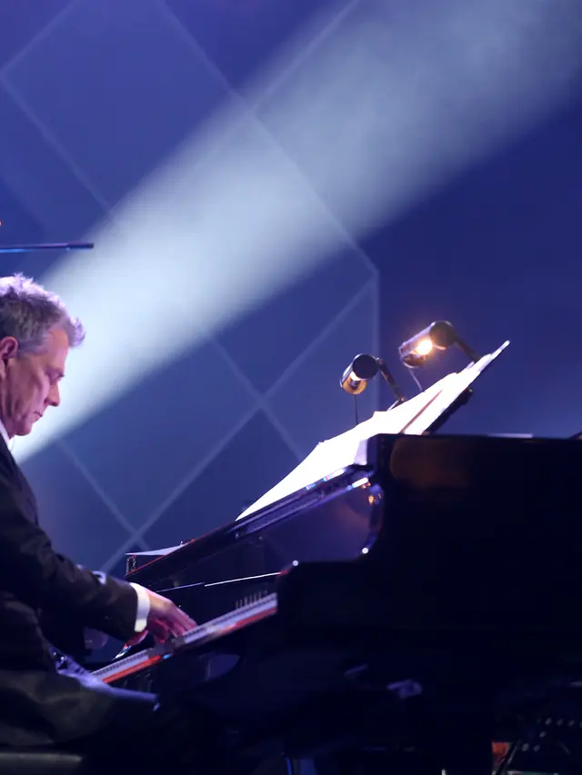 [Bintang] Aksi Panggung Musisi Kawakan David Foster