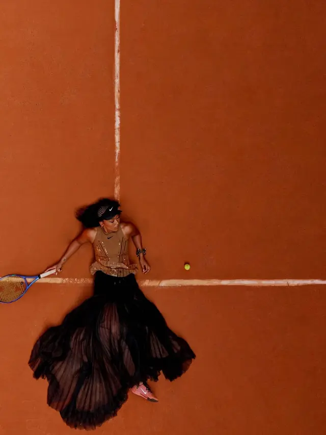 Naomi Osaka Hidupkan Tren Court-Ture dengan Gaun Berpayet di Lapangan Tenis French Open 2026