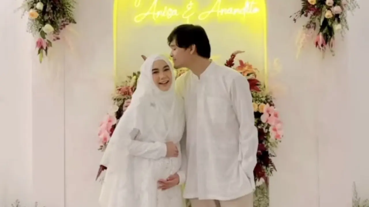 Anisa Rahma di Pengajian 4 Bulan