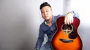 David Choi adalah pria berdarah Korea yang menghabiskan waktu di Los Angeles, ia sempat menghadirkan project kerjasama dengan salah satu penyanyi Indonesia, Maudy Ayunda dengan lagu ‘By My Side’ beberapa tahun silam. (Andy Masela/Bintang.com)