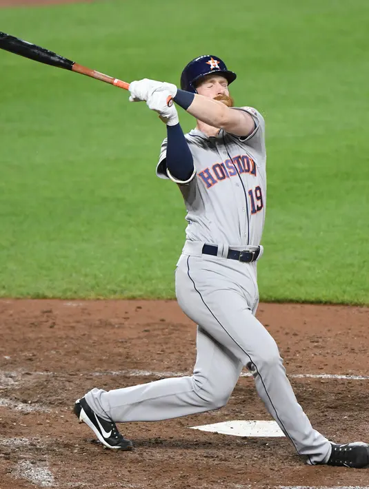 Pemain Houston Astros, Colin Moran saat bertanding bisbol melawan Baltimore Orioles di Oriole Park di Camden Yards di Baltimore, Maryland (22/7). Astros menang 8-4. (Mitchell Layton/Getty Images/AFP)