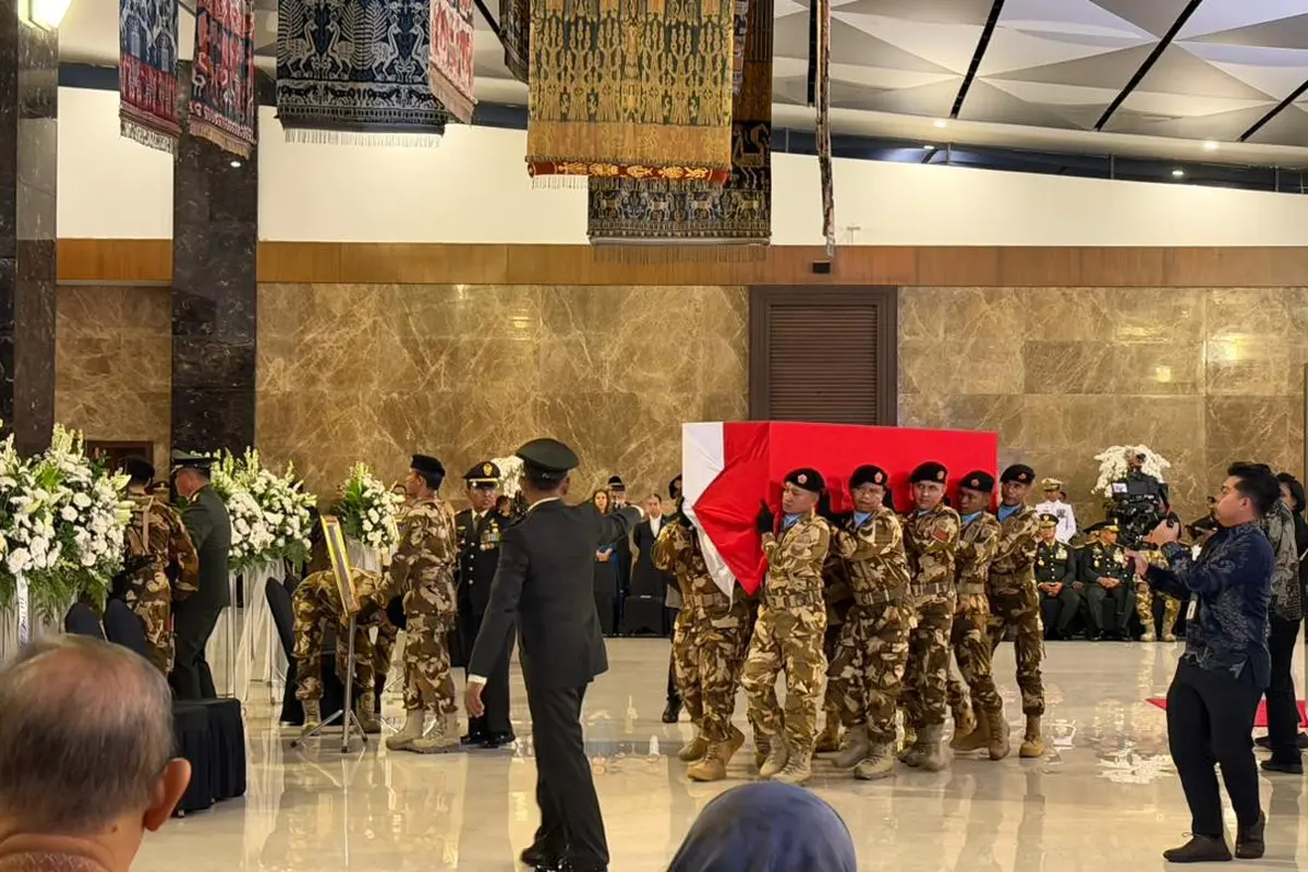 Tiga jenazah prajurit TNI yang gugur dalam misi United Nations Interim Force in Lebanon (UNIFIL) di Lebanon tiba di Bandara Soekarno-Hatta.