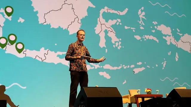 Duta Besar Inggris untuk Indonesia dan Timor Leste Dominic Jermey dalam acara Indonesia Net-Zero Summit (INZS) 2024 yang diselenggarakan Foreign Policy Community of Indonesia (FPCI). (Liputan6/Benedikta Miranti)