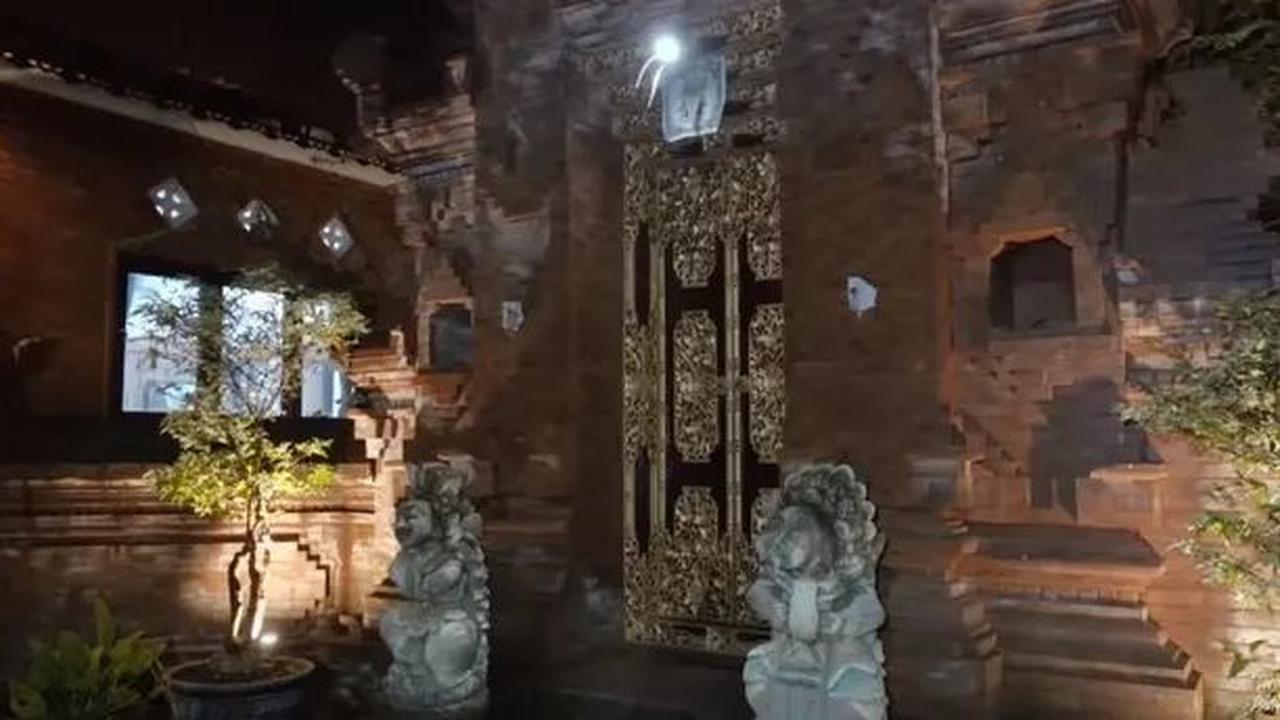 Meskipun rumah ini menjadi pusat perhatian, Mahalini dan Rizky Febian tetap menjaga privasi mereka menjelang pernikahan.