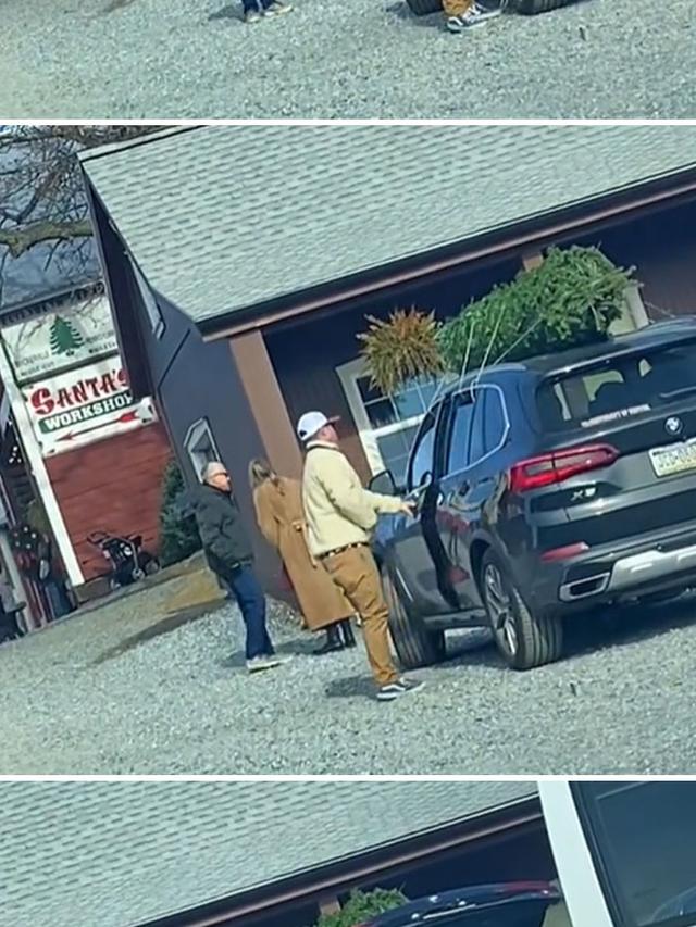 7 Momen Apes di Hari Natal, Dapat Hadiah yang Tidak Diduga