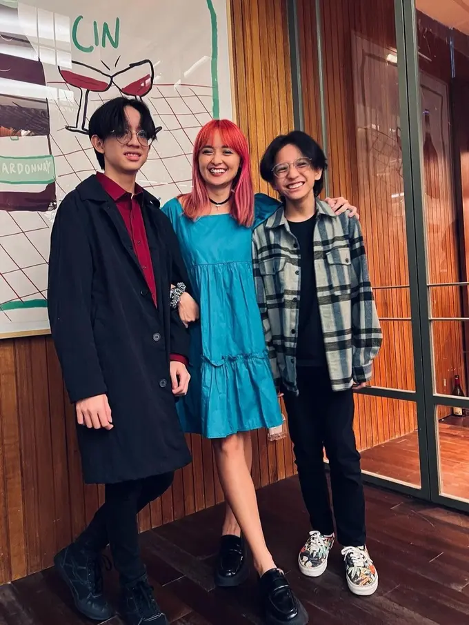 Joanna Alexandra kelewat awet muda, foto bareng anak dikira adik kakak